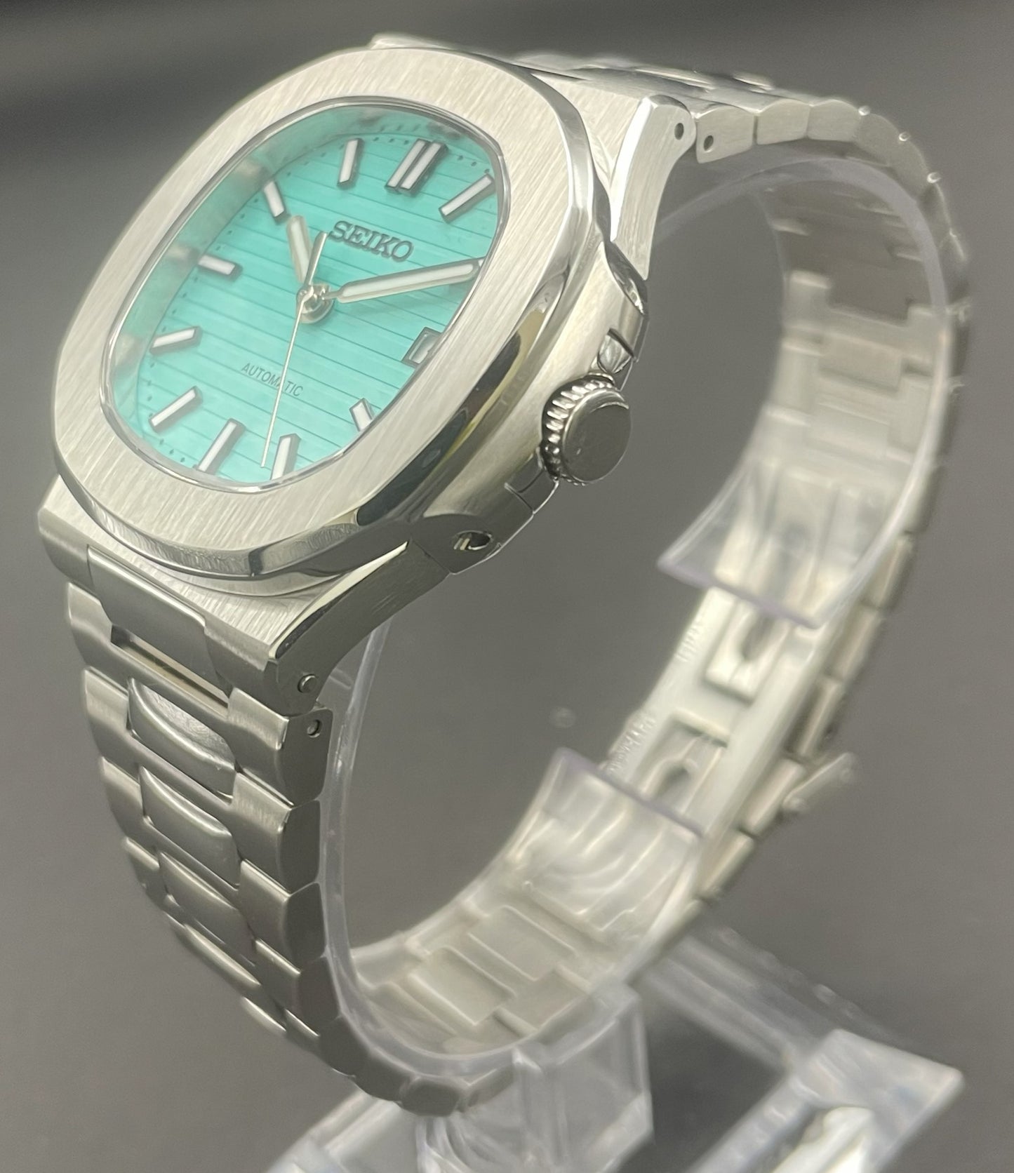 "Aqua Date" Blaue Uhr