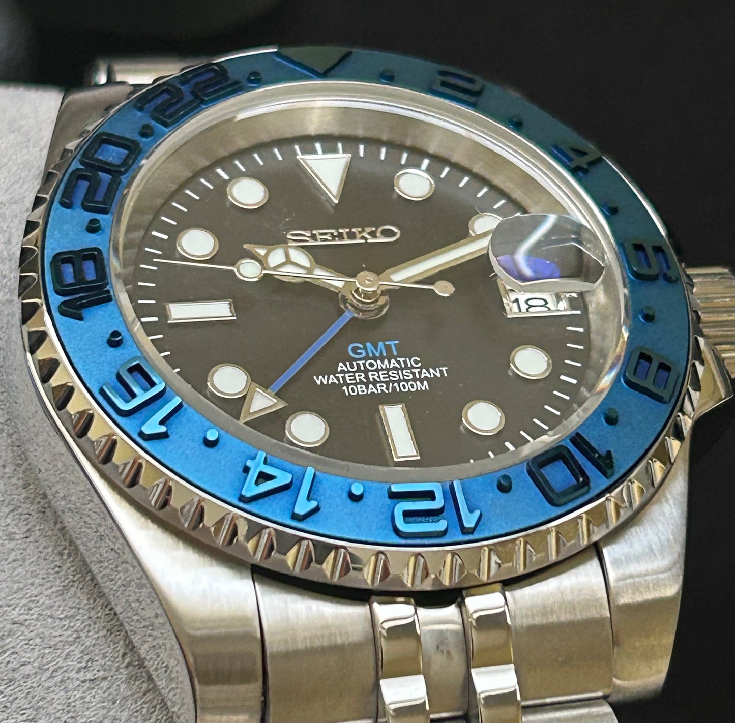 Uhr „GMT Blue Ring“