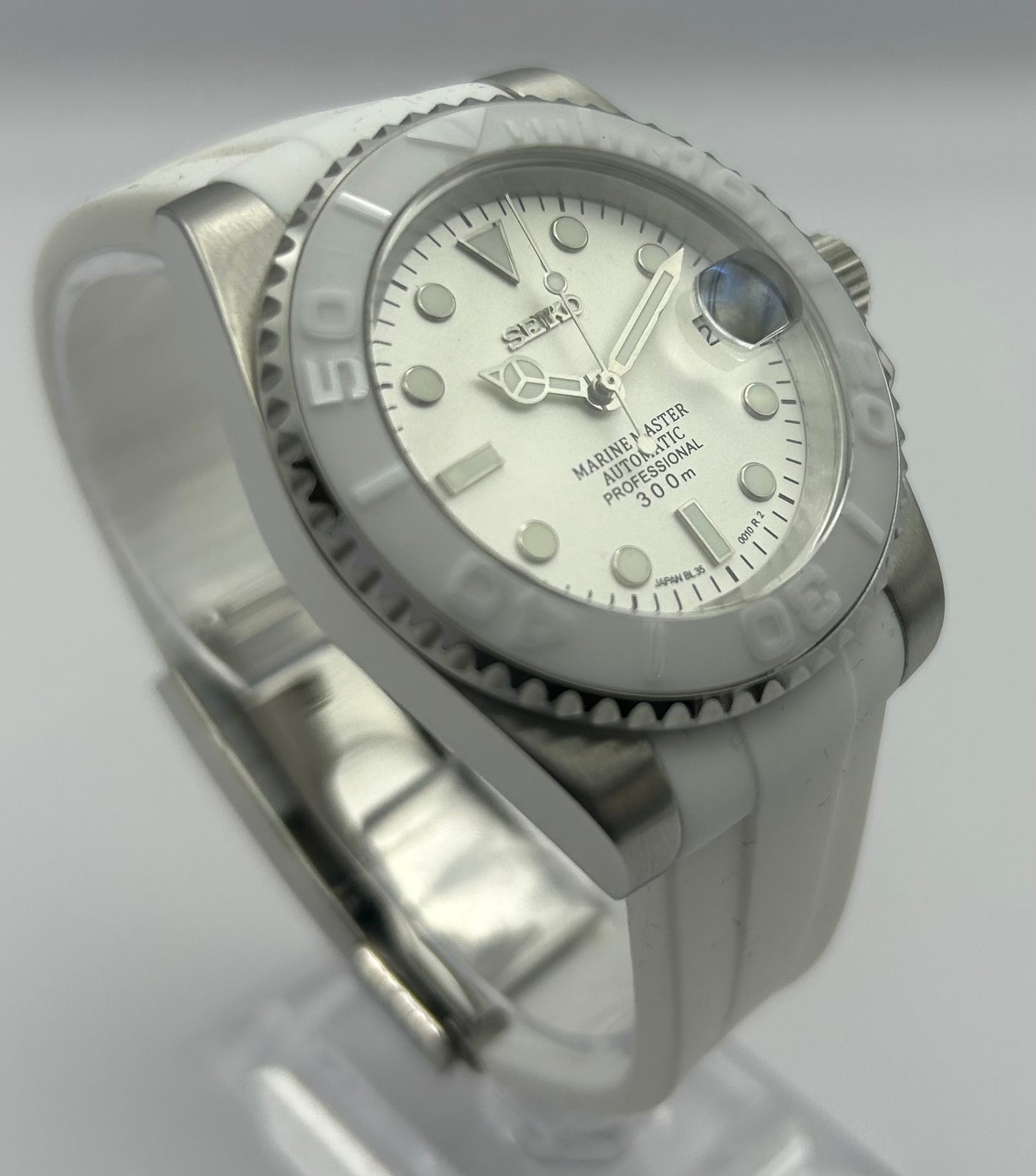 "Marine Frost Diver" watch