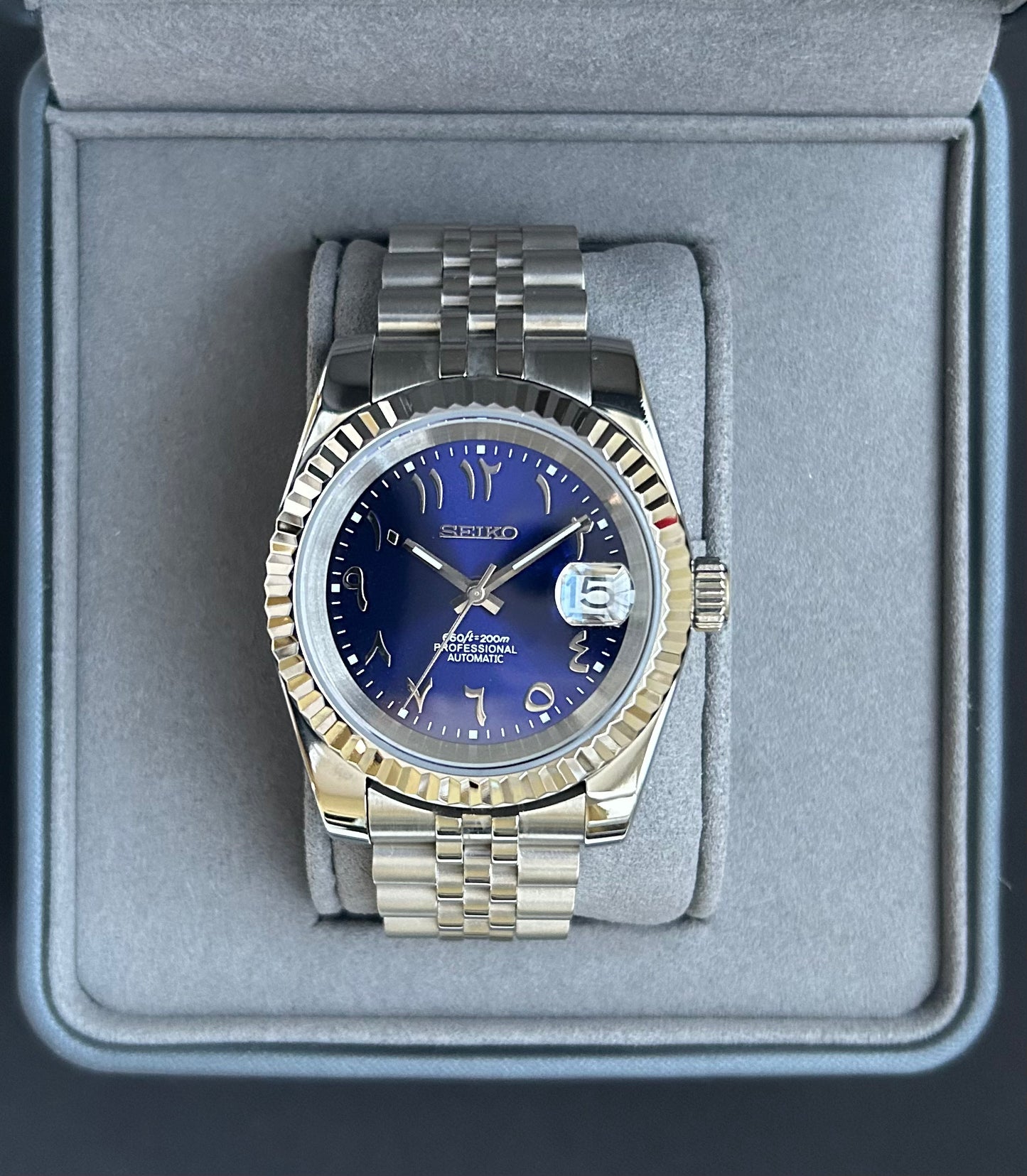 "Date Arabic" Blue Watch