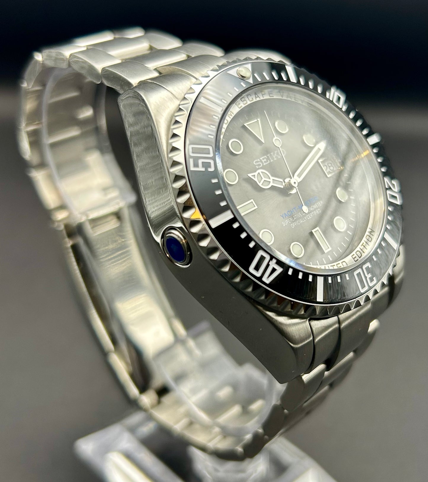 Montre "Marine Master Pro" - Édition Limitée